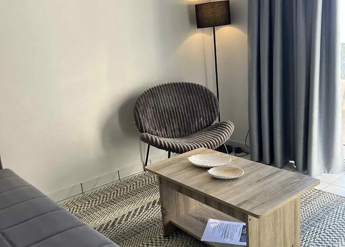 Handra Seaview Apartment *